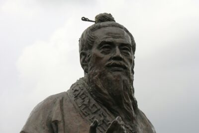 A photo of a statue of Confucius.